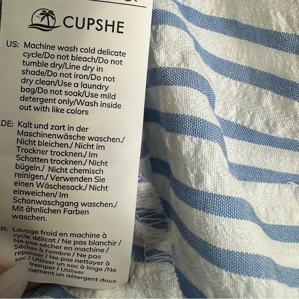 NWT Cupshe Removable Straps Marigold Blosson Blue and White Striped Romper - Picture 15 of 15